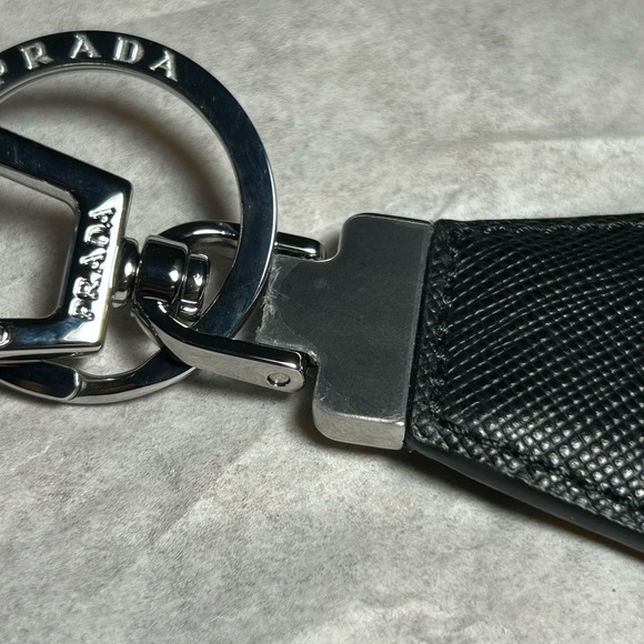 Prada Milano Saffiano Leather Triangle Logo Keychain Black – Authentic - Picture 6 of 9